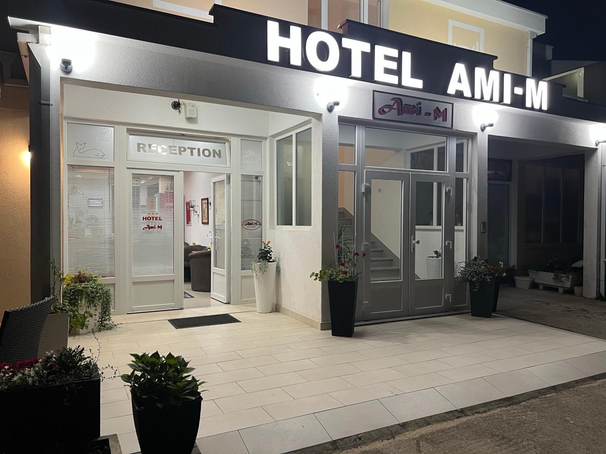 Hotel Ami - M 内乌姆 外观 照片
